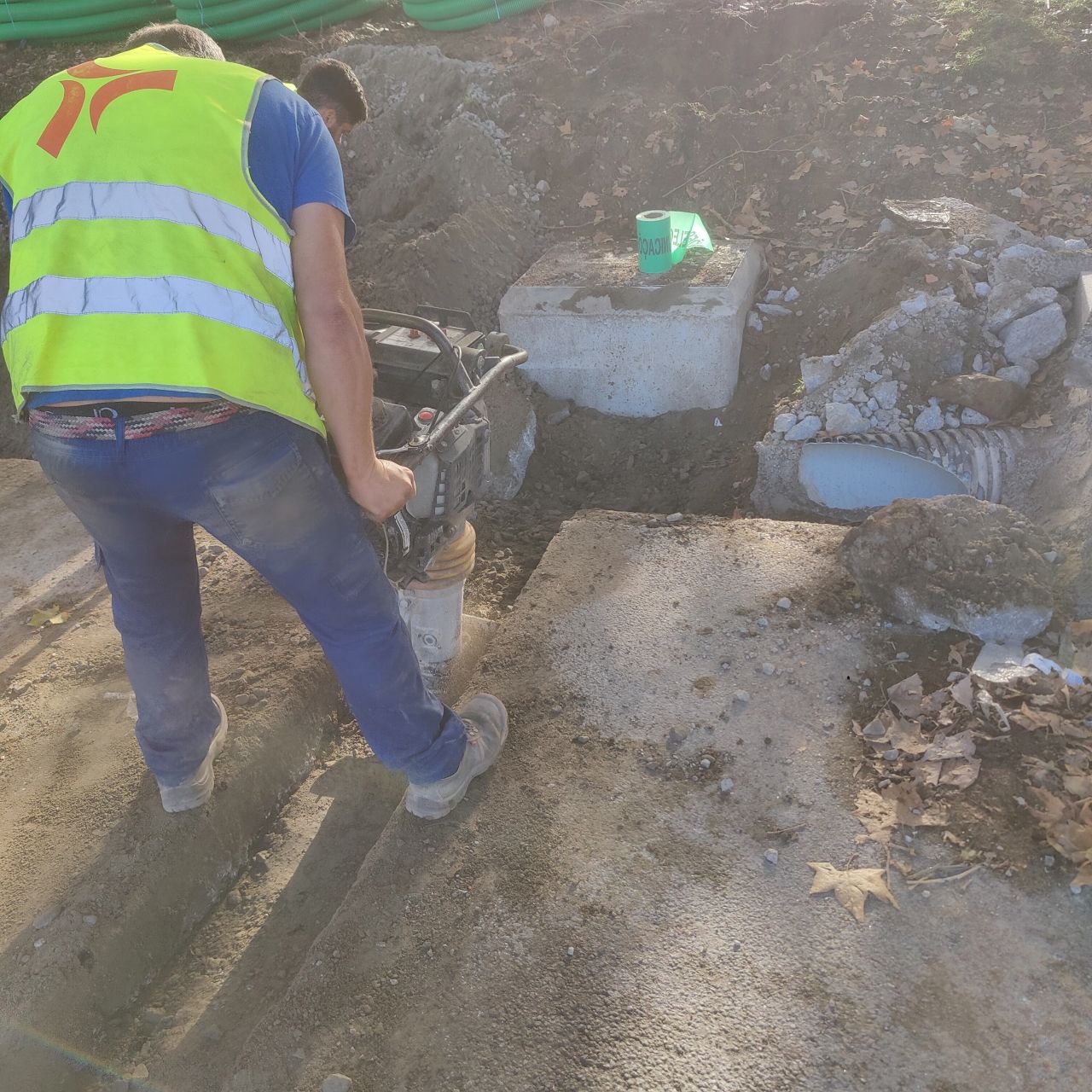 Abertura de vala e instalação de condutas, Portugal